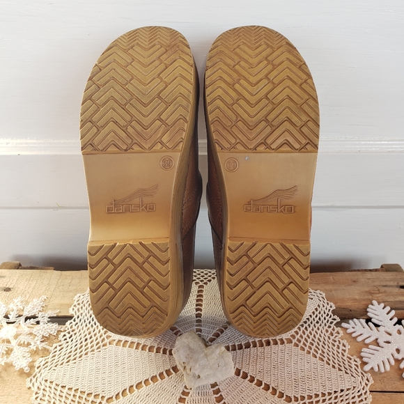 Dansko Pro Honey Clogs Burnished Distressed Pebble Leather Boho Cottage 8.5-9 - Picture 13 of 16